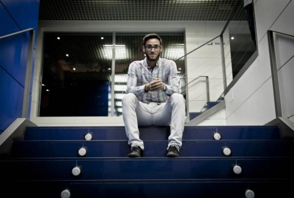 El canterano Alberto Carbonell, ayer, en el diario INFORMACIÓN.