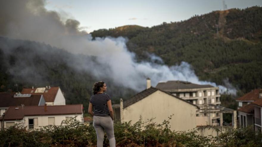 Ribadavia atacada por la sequía y ahora por un fuego que calcinó 30 hectáreas