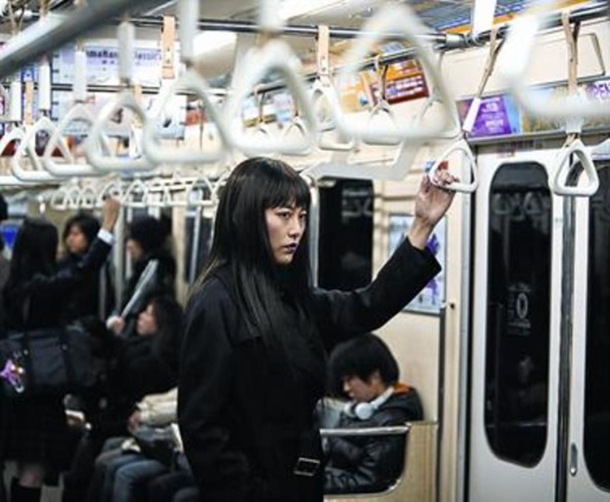 L’actriu Rinko Kikuchi, en una escena de Mapa dels sons de Tòquio.
