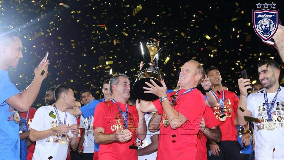 Longhi celebró la conquista de otra Liga en Malasia