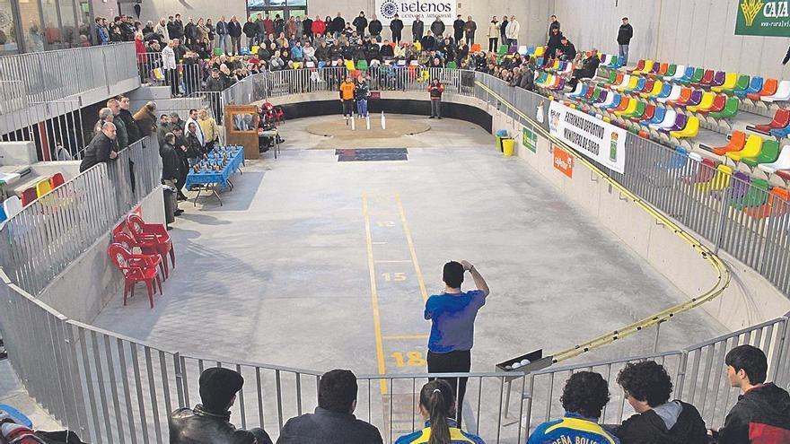 Los bolos asturianos inician la temporada en Siero con la Copa Principado, un novedoso torneo de cuatreada