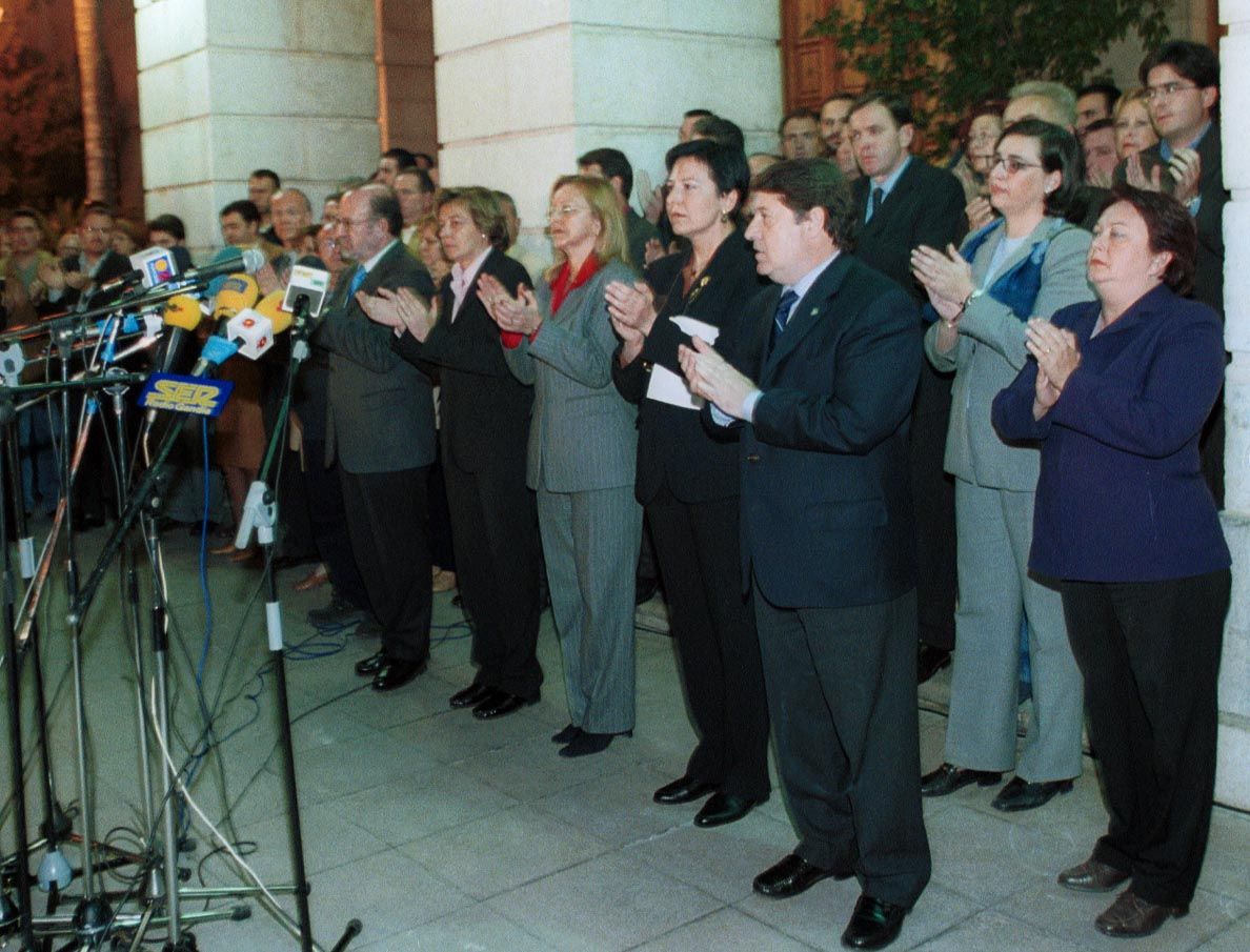 CONCENYRACIO DE REPULSA 2001.jpg