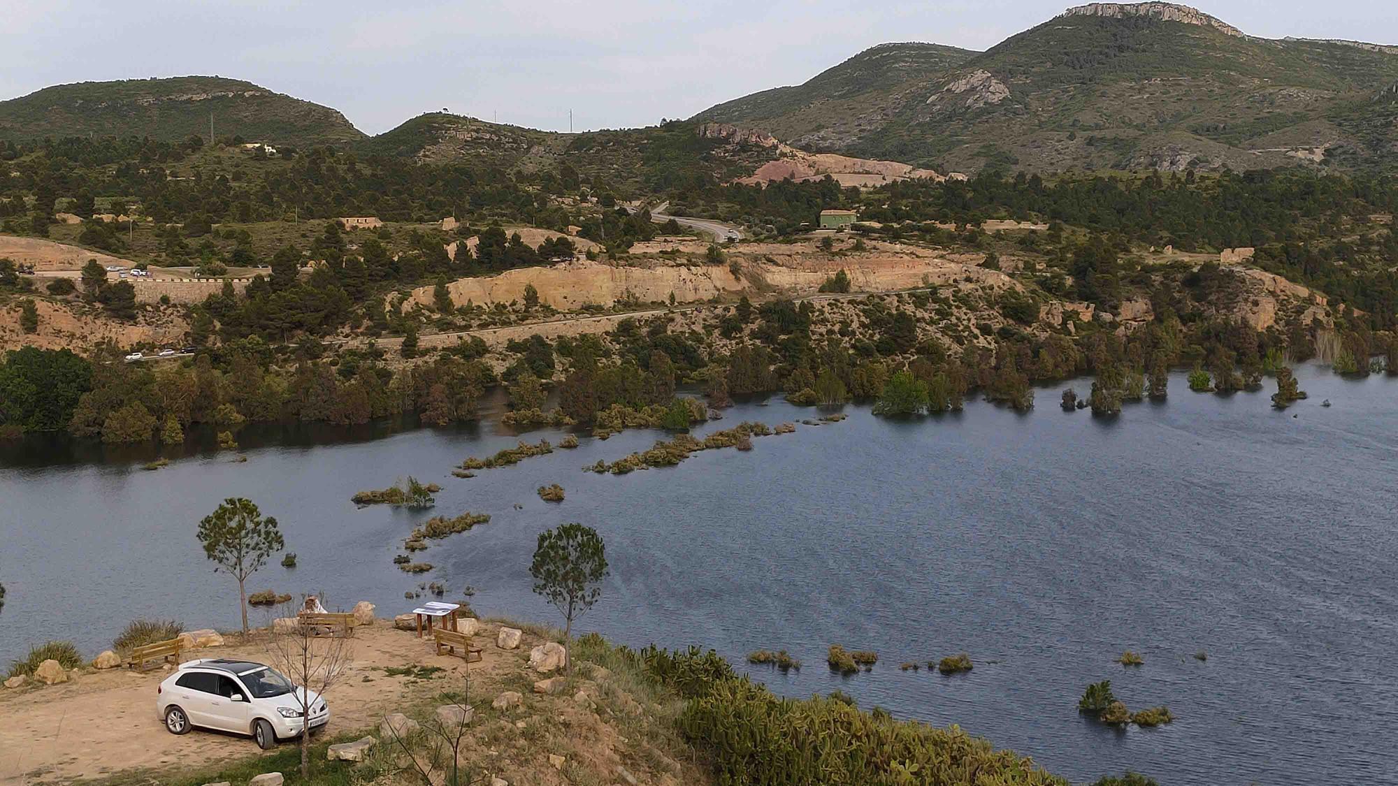 Mirador embalse de Lorigilla (2).jpg