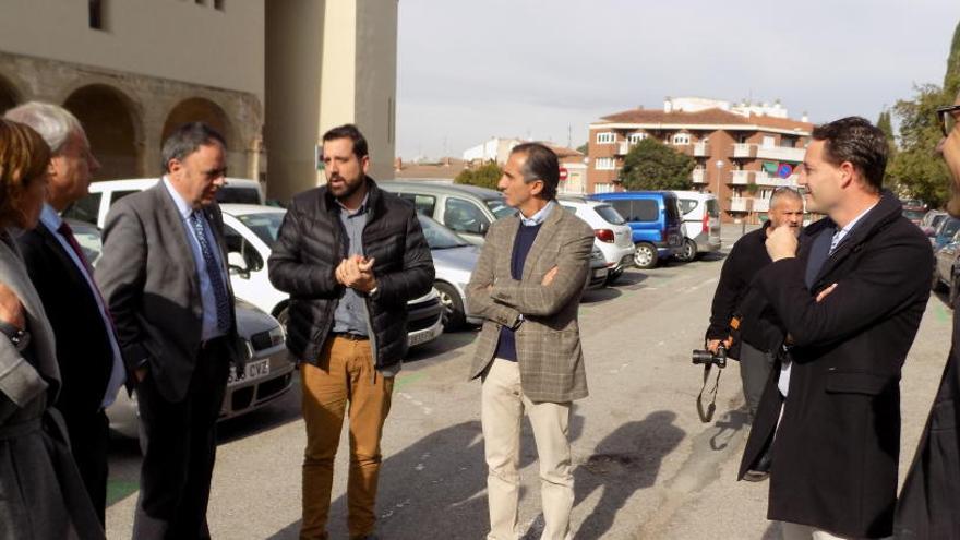 Presentació del Cruyff Court a la plaça Milcentenari