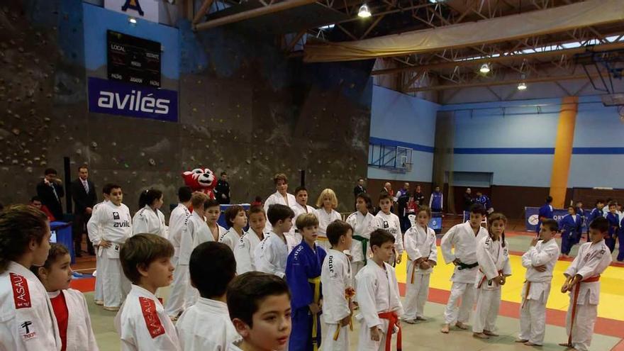 Presentación de un grupo de judokas participantes.