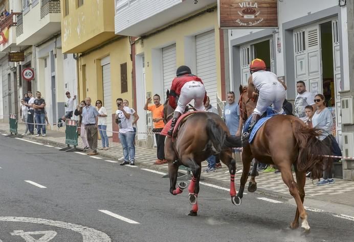 16/09/2017 TEROR. Carrera de caballos en la Avda. del Cabildo en Teror.  FOTO: J.PÉREZ CURBELO