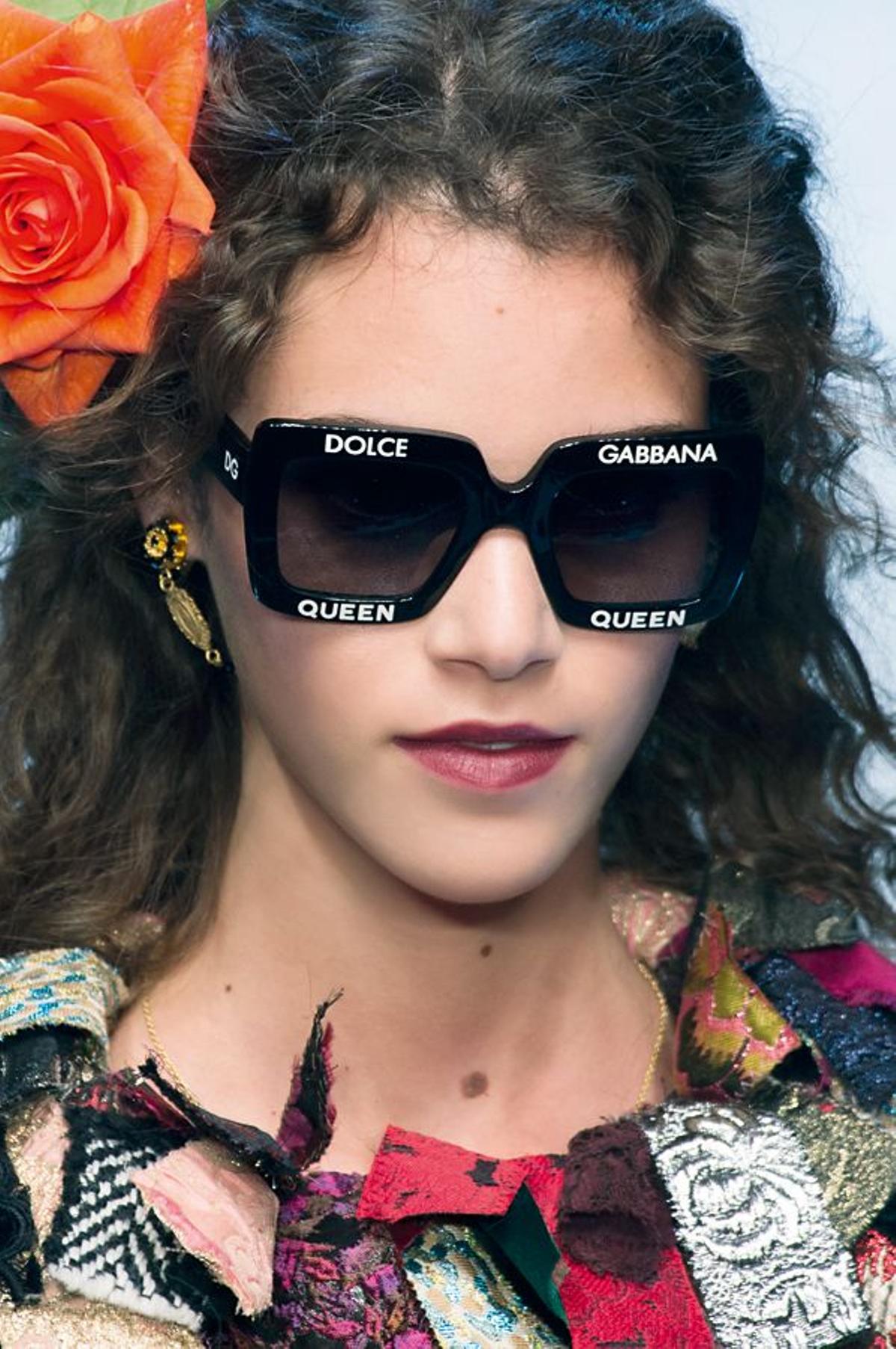 Diversidad en la pasarela de Dolce & Gabbana: gafas con mensaje
