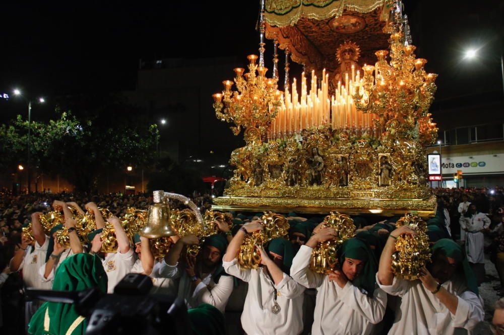 Las imágenes de la cofradía de la Esperanza, la última en procesionar en el Jueves Santo de la Semana Santa de Málaga