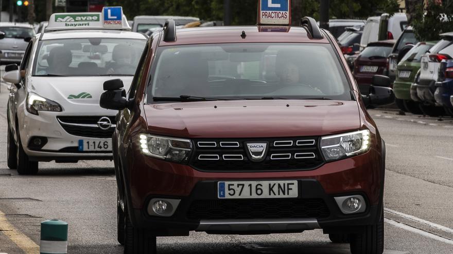 Las autoescuelas denuncian el colapso de su plataforma de la DGT