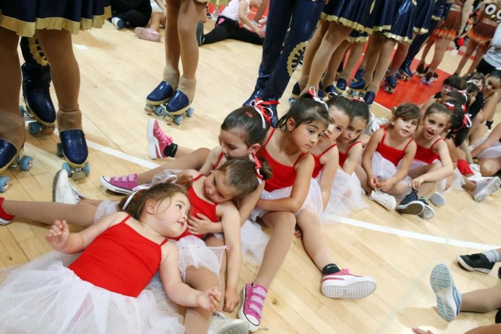 El Día del Patín congregó en As Travesas a 2.000 deportistas