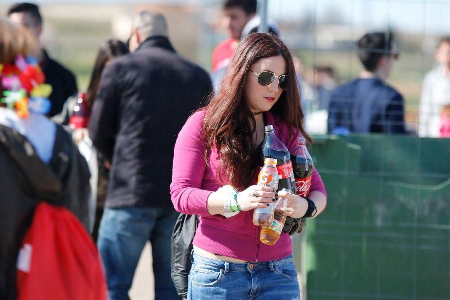 Miles de jóvenes en la fiesta del año