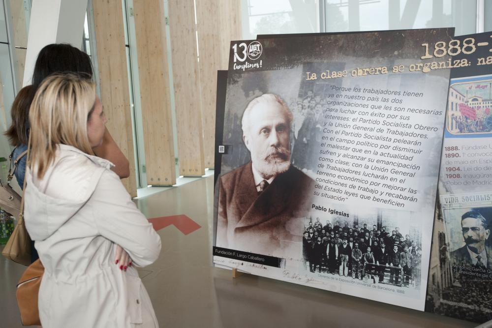 Inauguración de una exposición sobre los 130 años de UGT en el Ágora