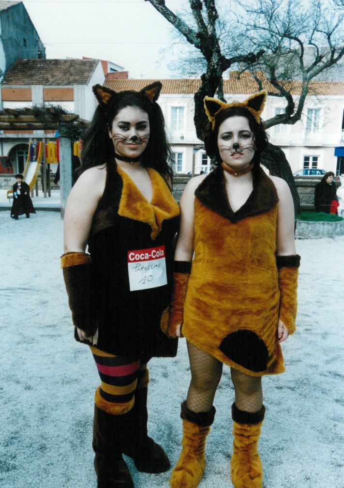 Imágenes correspondientes al carnaval de 2003 divulgadas por el Concello de O Grove