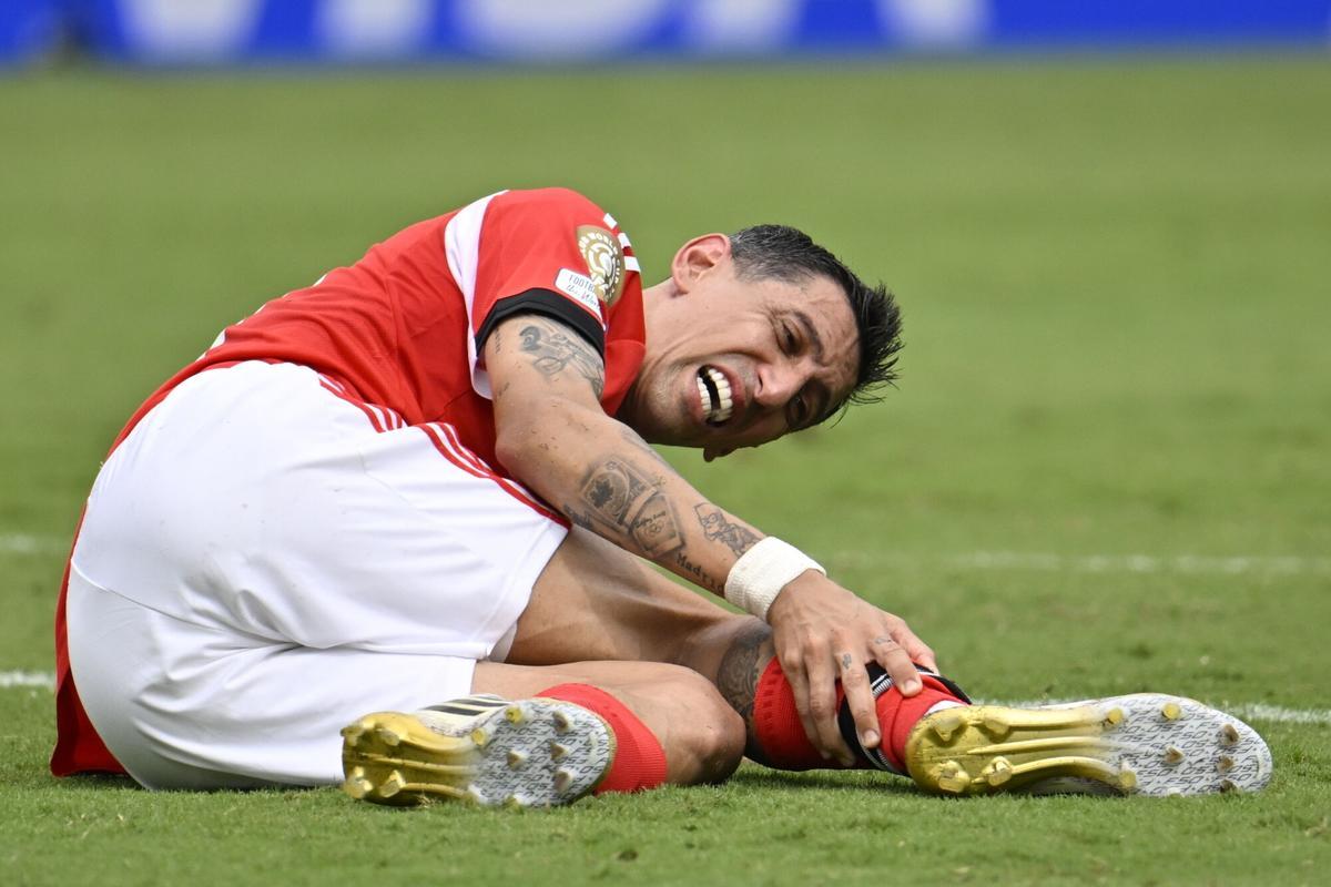 El mediapunta argentino Ángel Di María destacó este viernes en Orlando (Florida) al convertir dos penaltis en la goleada por 6-0 que Benfica propinó al Auckland City en la segunda jornada del Grupo C del Mundial de Clubes. EFE/EPA/MIGUEL RODRIGUEZ. benfica . auckland city. mundial clubs 2025 benfica . auckland city. grupo c . 02. accion. orlando city stadium
