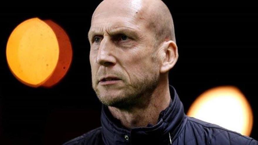 El Cincinnati se equivoca anunciando a Stam como entrenador con la foto de otro calvo