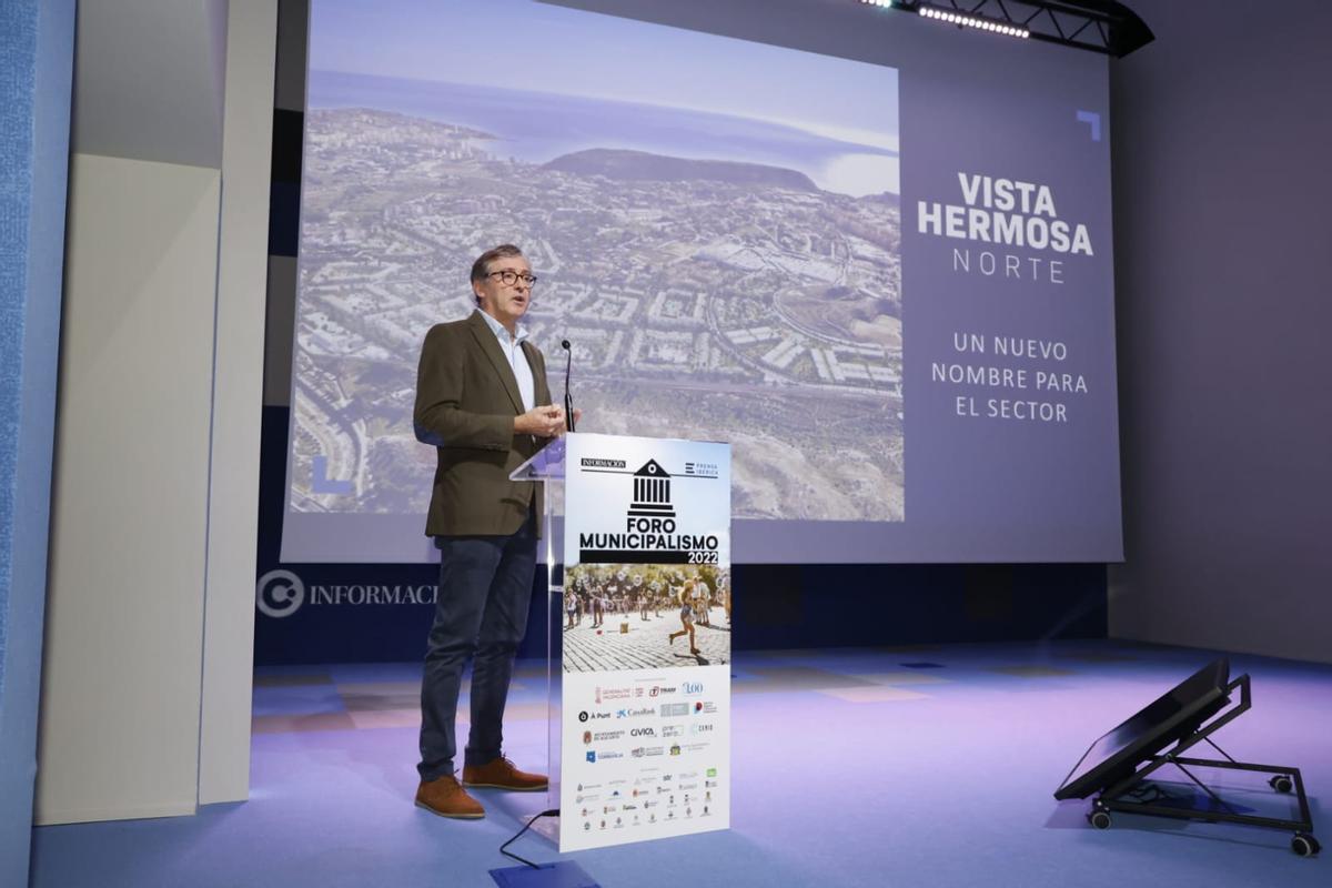 El ejecutivo de Cívica Homes en otro momento de su intervención.