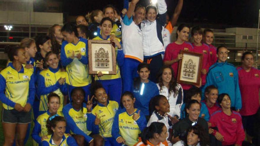 Equipo femenino del Puerto que logró la segunda posición en la Copa.