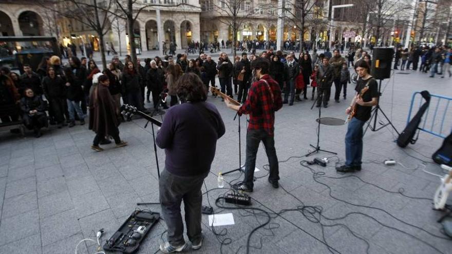 Un &#039;Roscón rock&#039; silencioso para reclamar más atención institucional