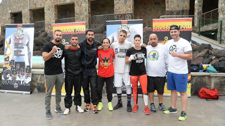 Entrenamiento en el CC Las Arenas para el Boxeo Profesional Canario