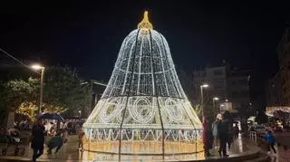 Iluminaciones Santiaguesas gestionará el alumbrado navideño de Ribeira por dos años