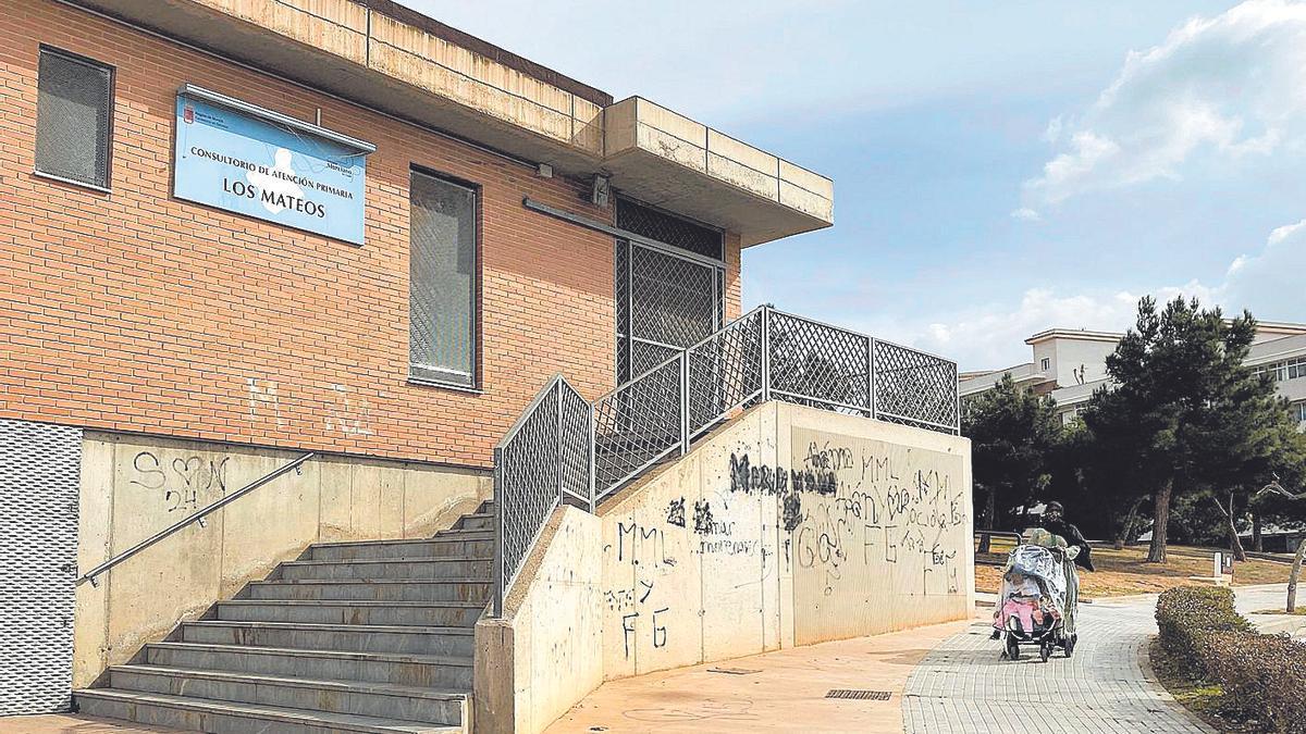 Fachada del centro de atención de Los Mateos, este viernes