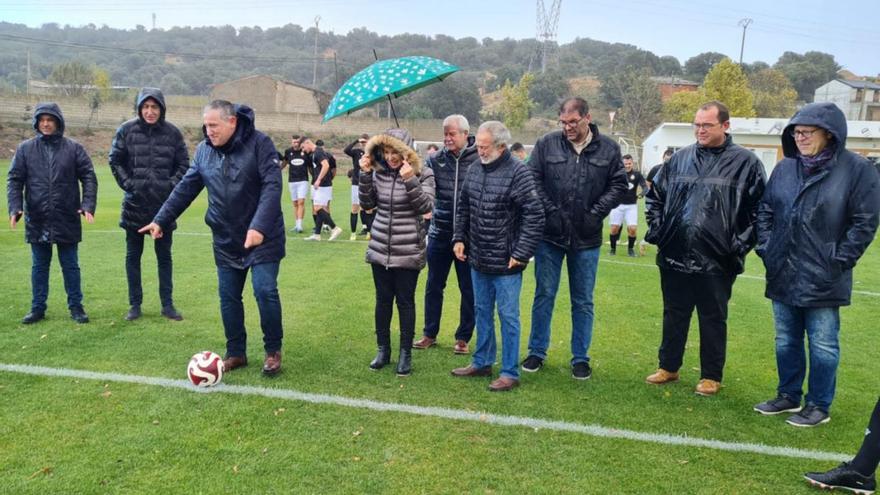 Camarzana de Tera estrena el nuevo campo de fútbol de Entrepuentes