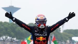 Verstappen s’acosta al Mundial amb una remuntada èpica