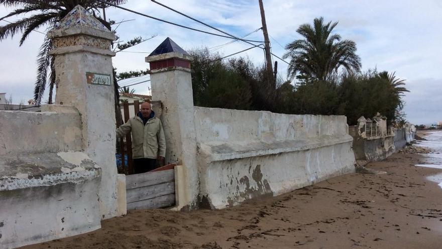 &quot;Mi abuelo conoció esta playa con 200 metros de arena&quot;