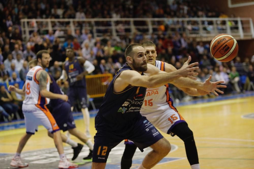 El Oviedo Baloncesto y el Palencia, en imágenes