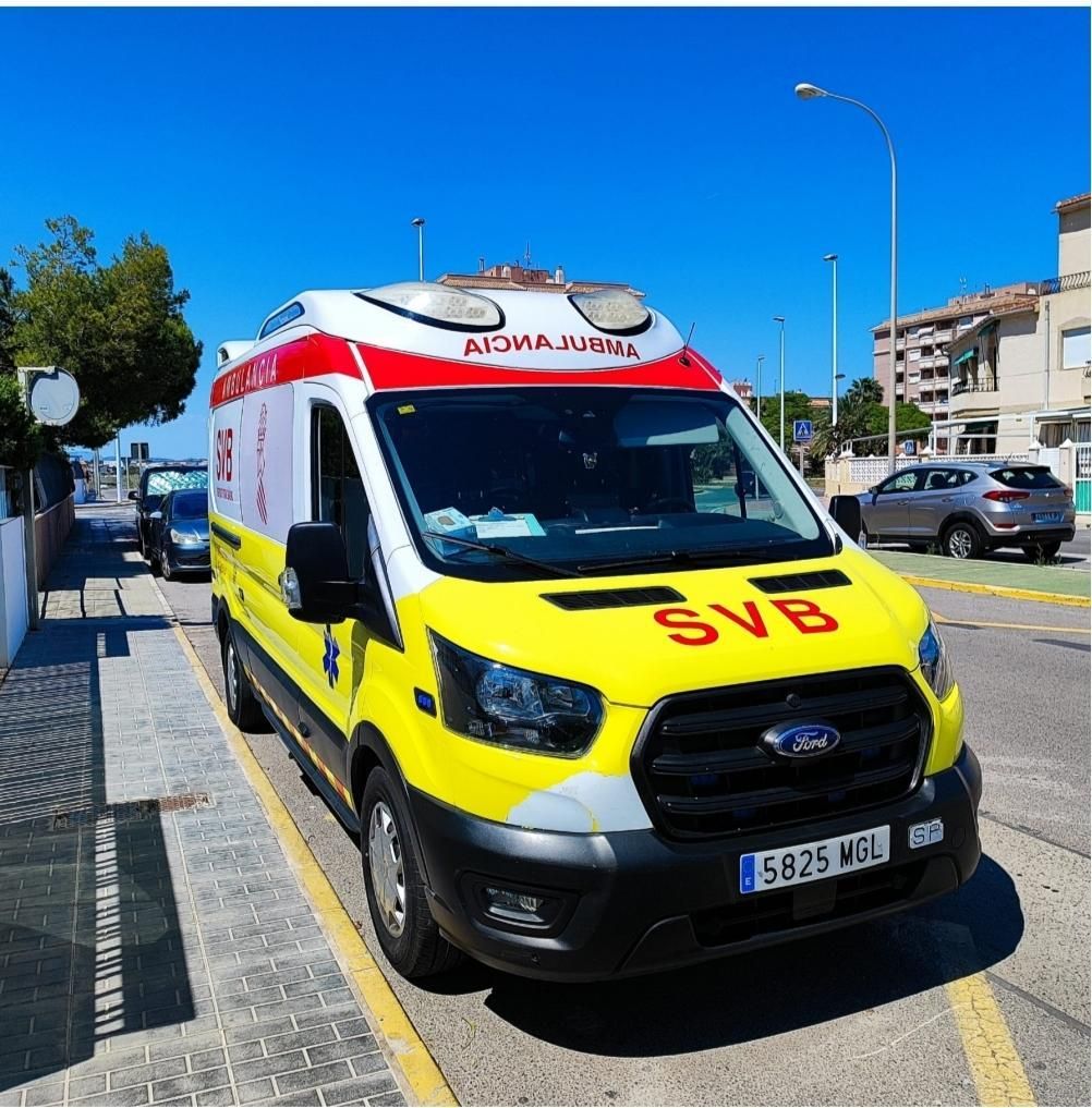 Servicio vital básico en Santa Pola, frente al edificio de Protección Civil