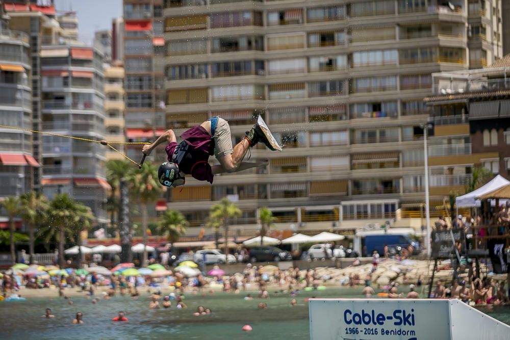 El cable-ski de Benidorm celebra su medio siglo