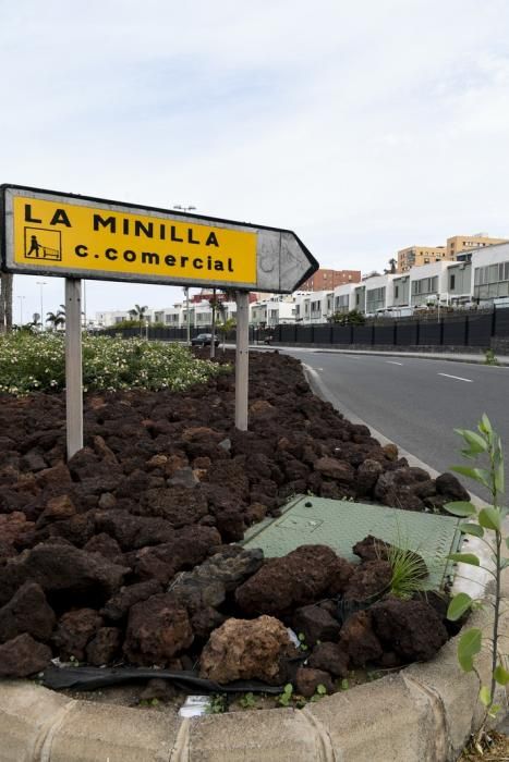 25-12-19 LAS PALMAS DE GRAN CANARI. LA MINILLA. LAS PALMAS DE GRAN CANARIA. Foto de un edificio de dúples en la Avenida de Ansite, número 11, que tienen exceso de altura, con respecto al plan general.  Fotos: Juan Castro.  | 25/12/2019 | Fotógrafo: Juan Carlos Castro