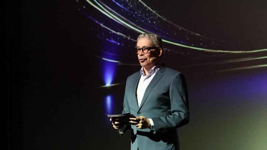 Vídeo | Boris Izaguirre da la bienvenida a la gala