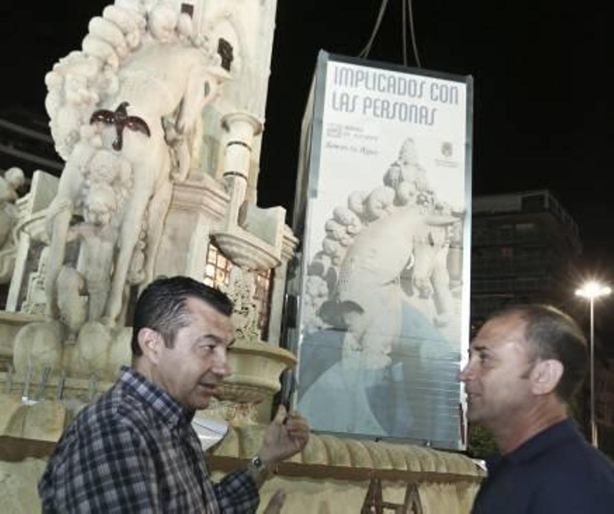 El Ayuntamiento protege Luceros para evitar daños en la fuente por las mascletàs