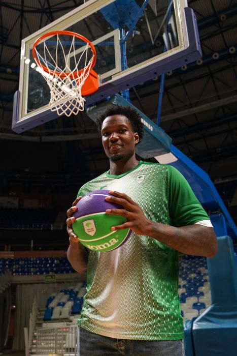 El Unicaja presenta a Deon Thompson