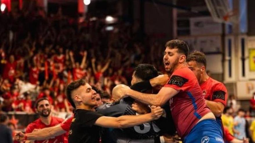 L'Handbol Garbí calca el resultat i puja a Primera Nacional (30-29)