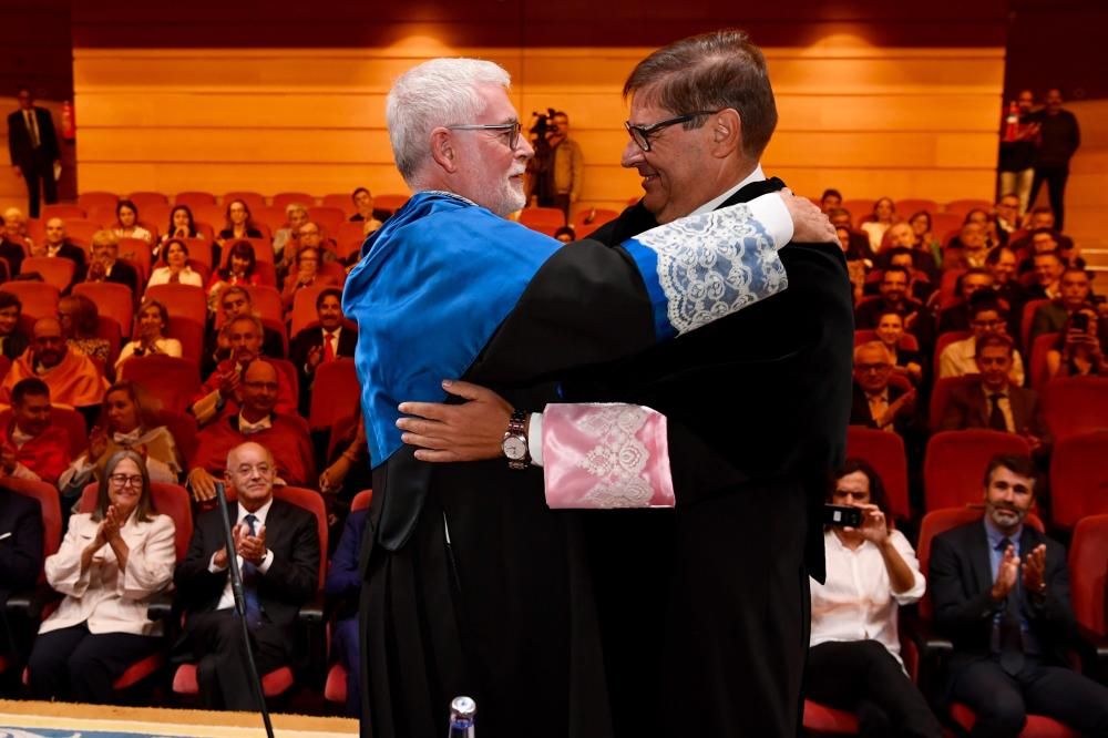 El profesor Boaventura de Sousa, doctor honoris causa por la Universidade da Coruña