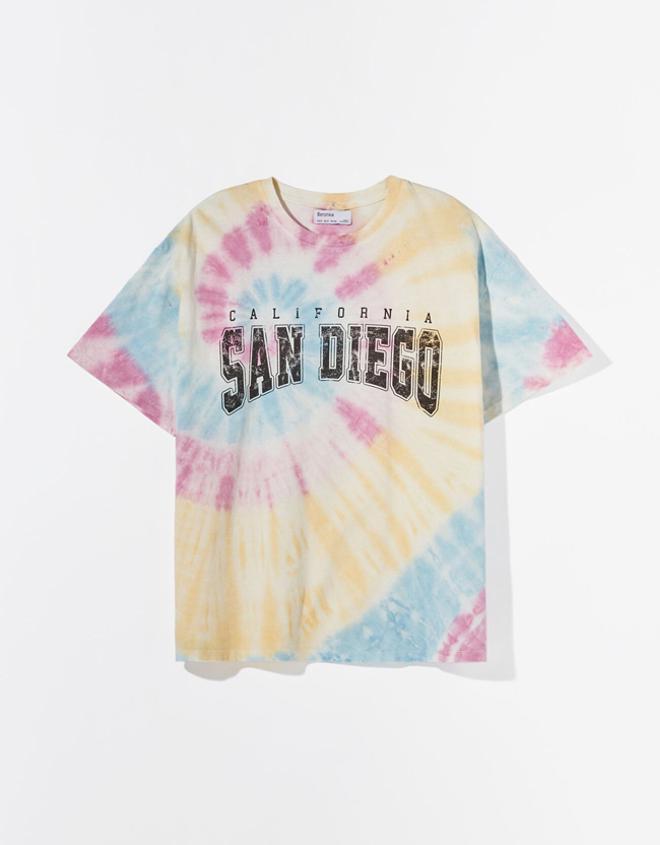 Camiseta 'tie-dye' 'oversize', de Bershka