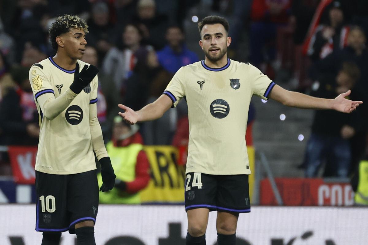 Eric Garcia y Lamine Yamal contra el Atlético