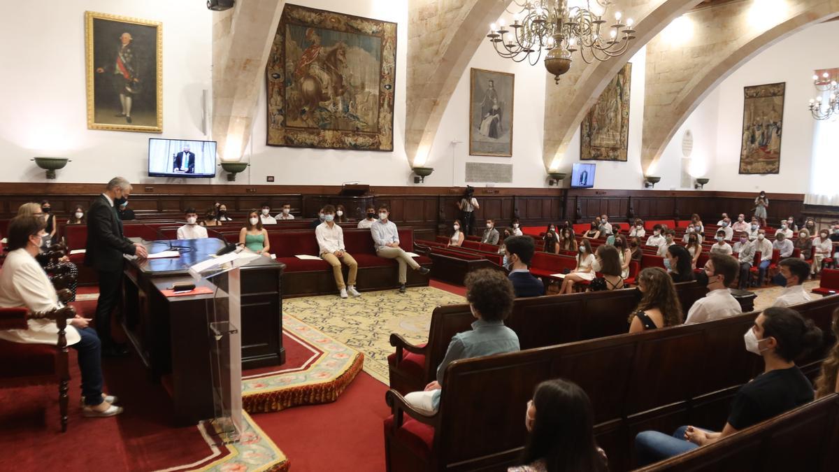 Acto de los Premios de Acceso a la Universidad en el paraninfo de la USAL