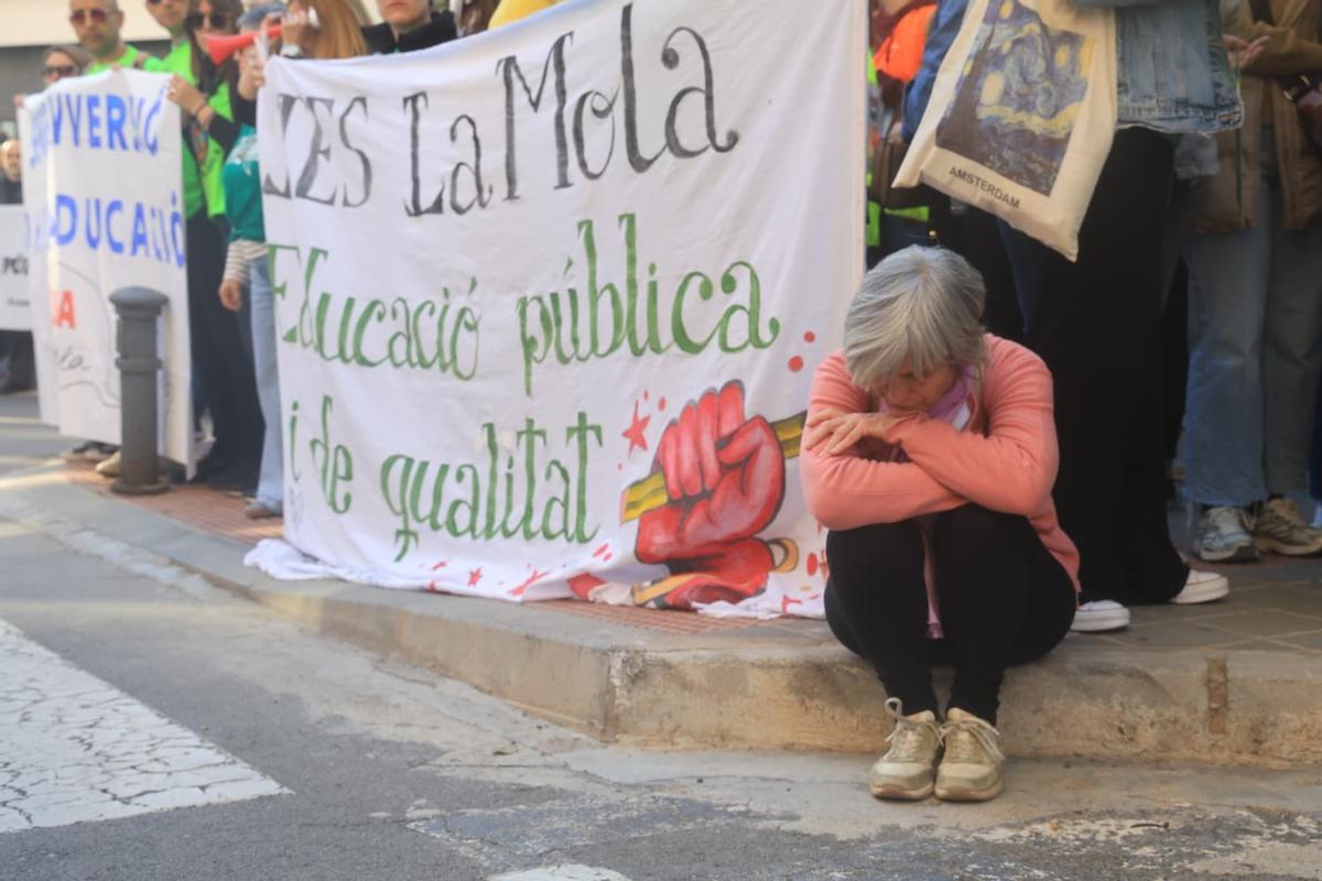 Los profesores se concentran en Alicante para reclamar mejoras en la educación pública