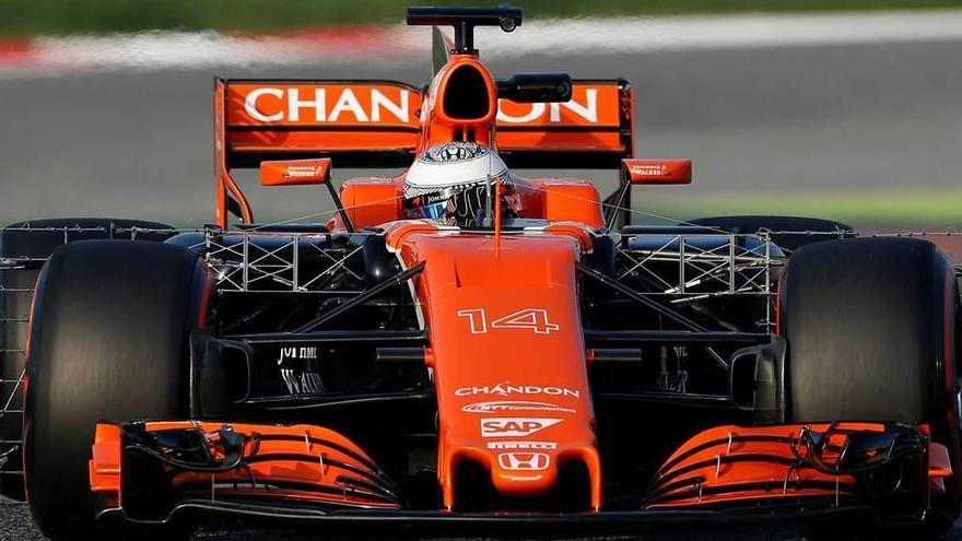 El McLaren de Fernando Alonso, en Montmeló.