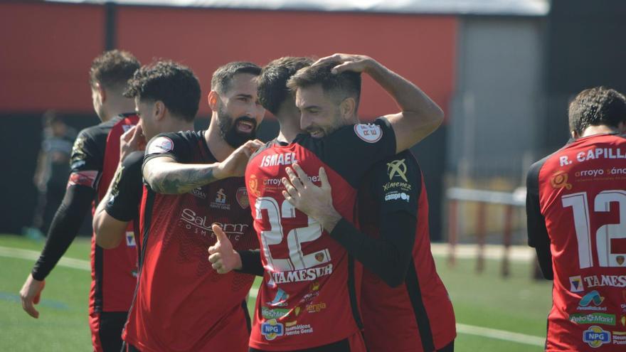 Jugadores del Salerm celebran uno de sus goles.