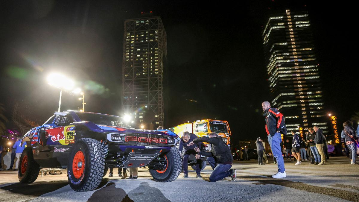 El Ford con el que Carlos Sainz y Lucas Cruz volverán a luchar por la victoria en el prñoximo Dakar