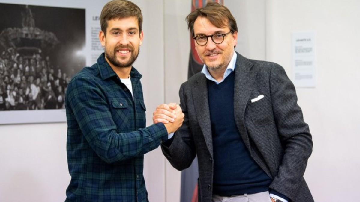 Aitor Fernández, con Quico Catalán, presidente del Levante UD