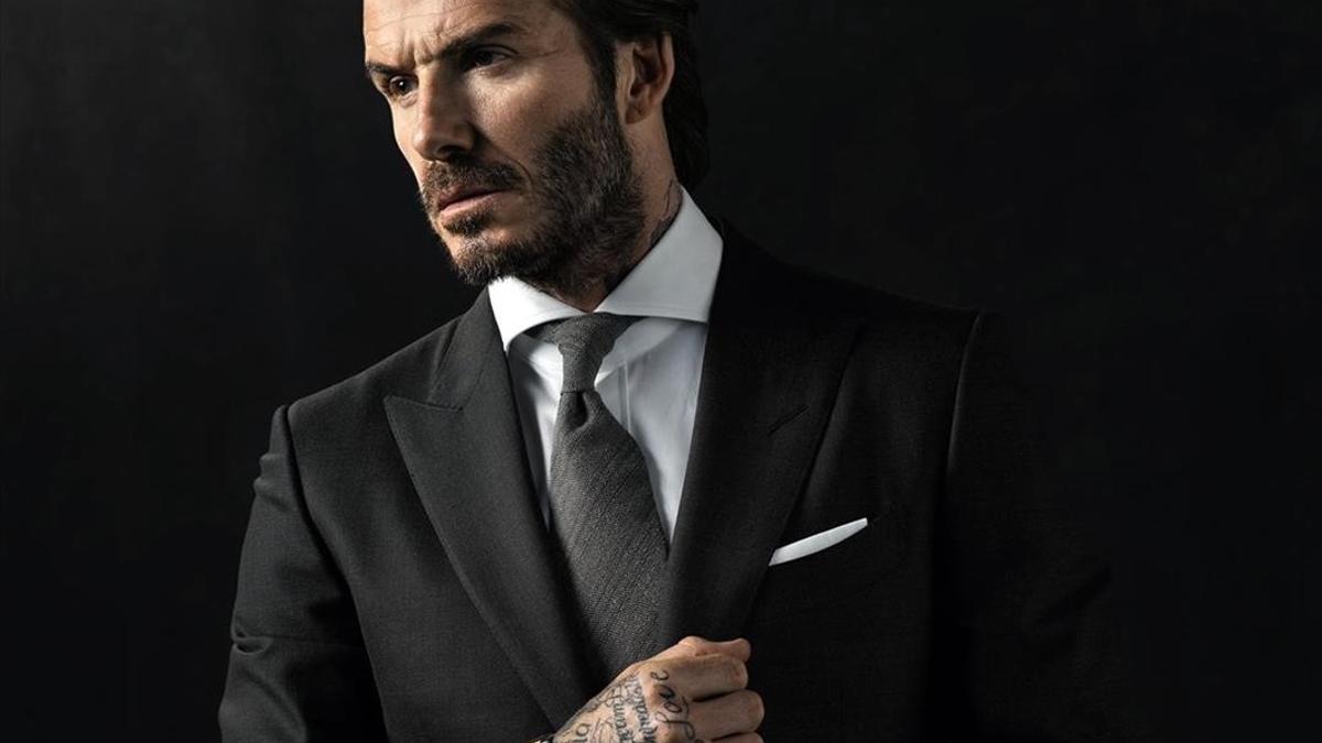 David Beckham muestra los tatuajes para Tudor