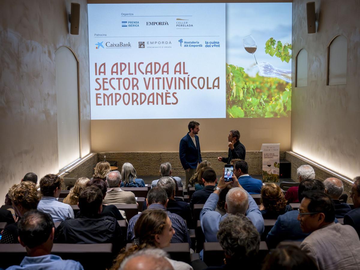 Les imatges de la jornada 'IA aplicada al sector vitivinícola empordanès. L'acte organitzat per  EMPORDÀ, Prensa Ibérica i Celler Perelada, posarà el focus en l’impacte d’aquesta tecnologia sobre la competitivitat del sector vitivinícola i l’hostaleria.