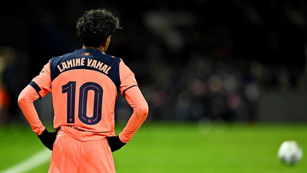 Barcelona suffers first defeat against Paris Saint-Germain
