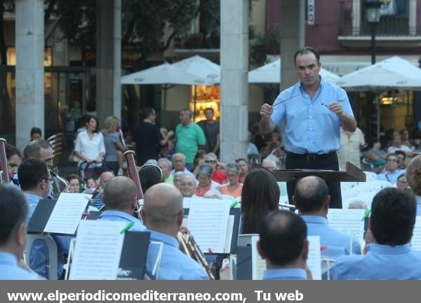 GALERÍA DE FOTOS - ‘Regreso a la ciudad’ saca el espectáculo a las calles de Castellón