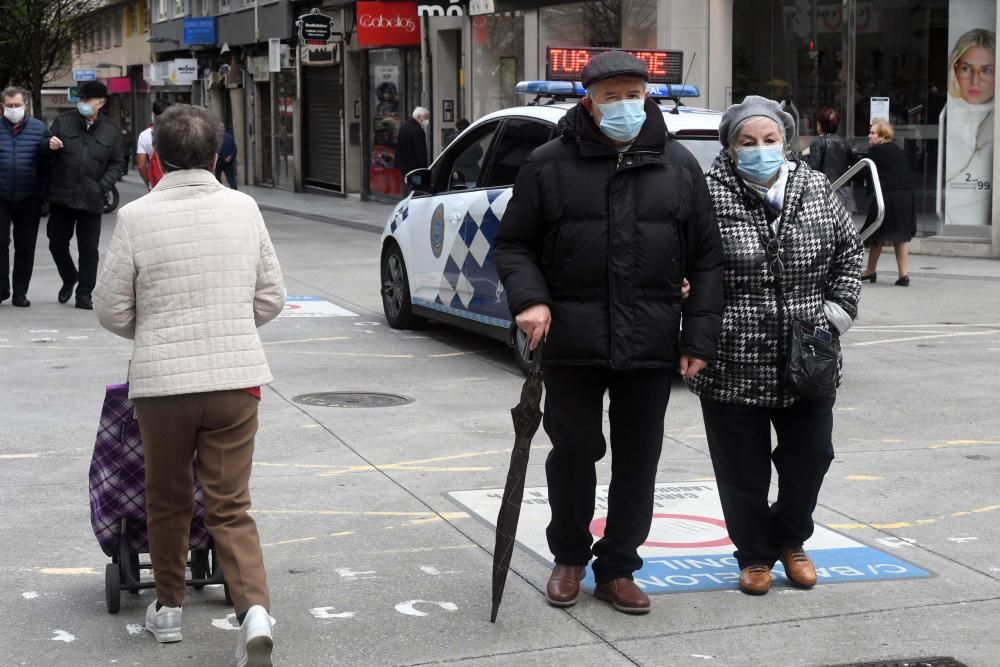 Así fue el paseo de los mayores en A Coruña